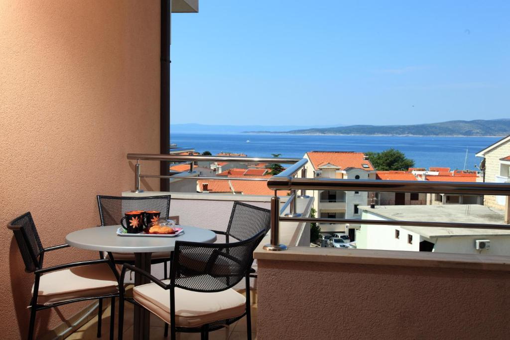Apartments Vila Adrijana & Fitness Studio Wolf Baska Voda Room photo