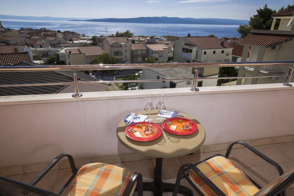 Apartments Vila Adrijana & Fitness Studio Wolf Baska Voda Room photo