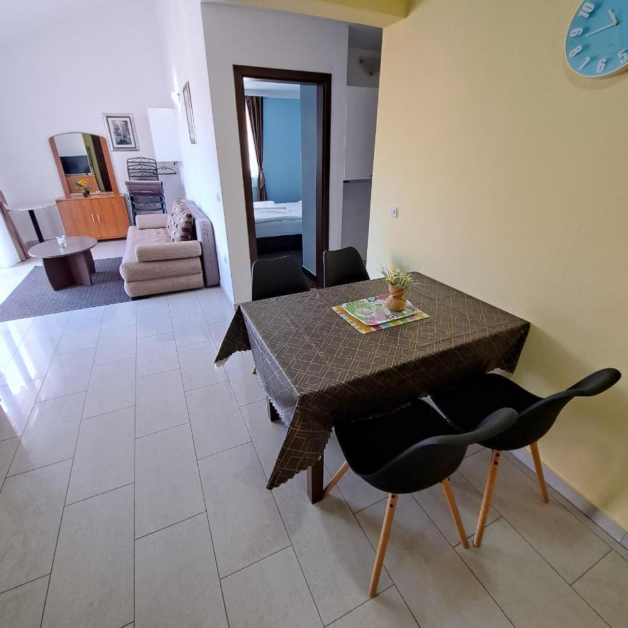 Apartments Vila Adrijana & Fitness Studio Wolf Baska Voda Room photo