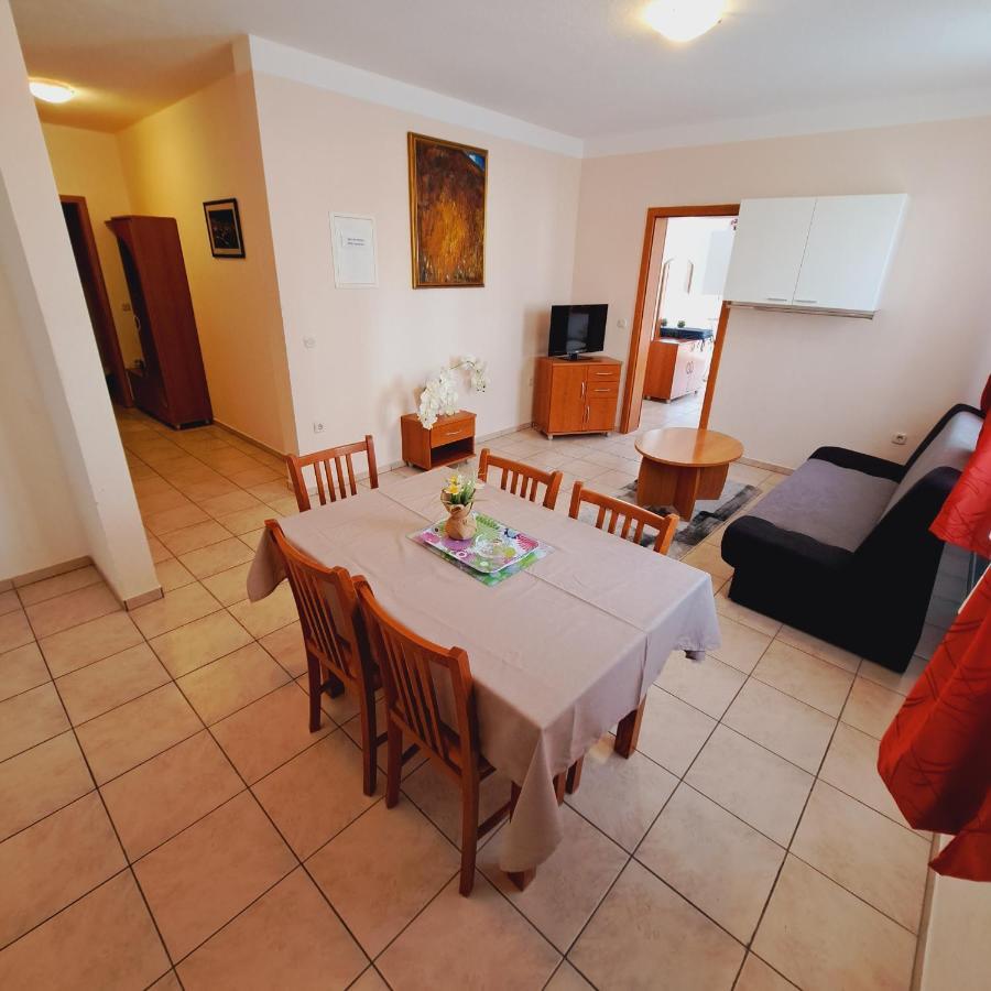 Apartments Vila Adrijana & Fitness Studio Wolf Baska Voda Exterior photo