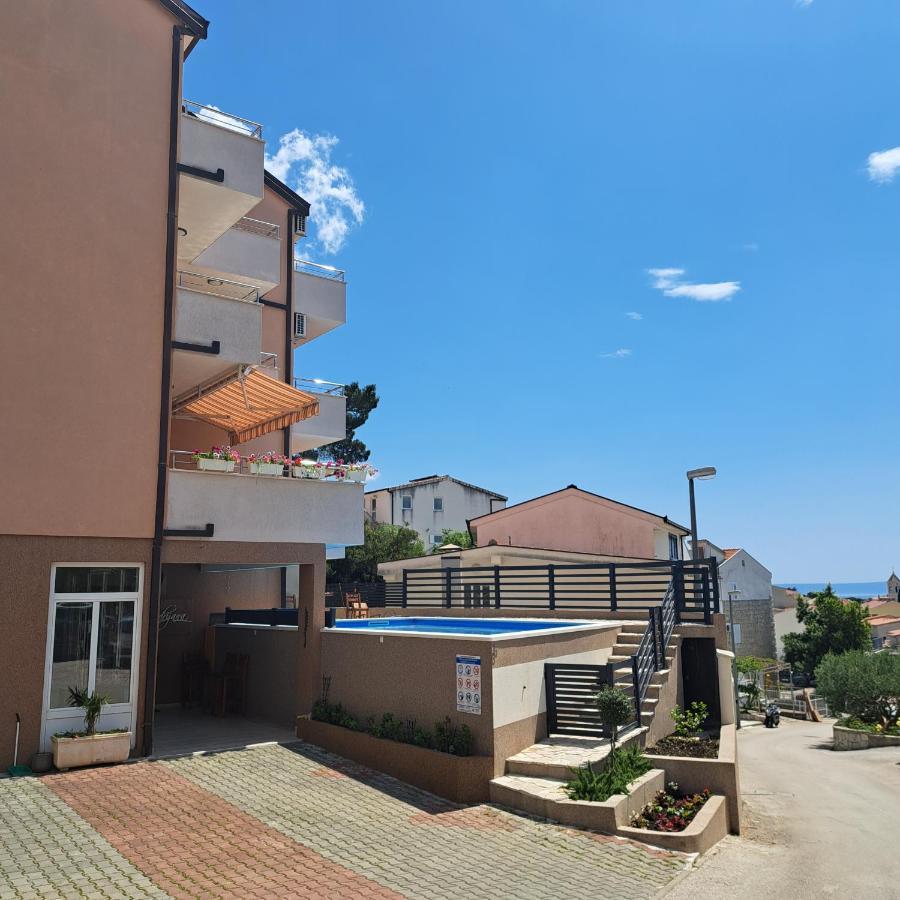 Apartments Vila Adrijana & Fitness Studio Wolf Baska Voda Exterior photo