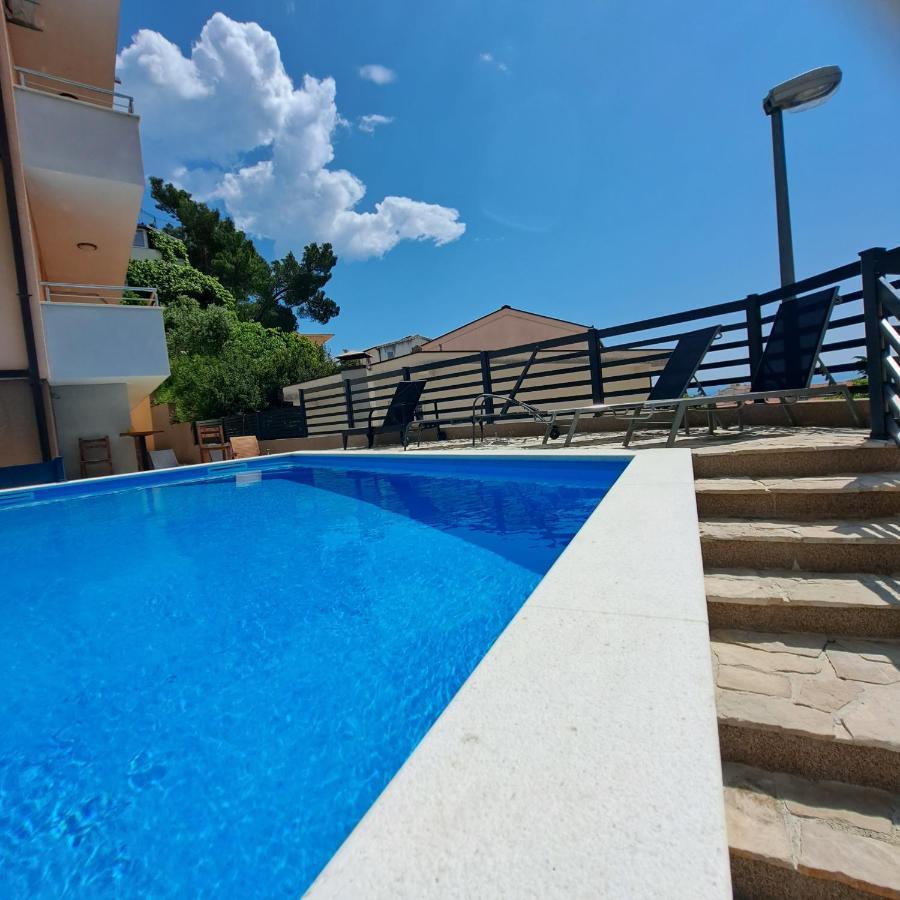 Apartments Vila Adrijana & Fitness Studio Wolf Baska Voda Exterior photo