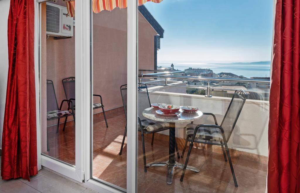 Apartments Vila Adrijana & Fitness Studio Wolf Baska Voda Exterior photo