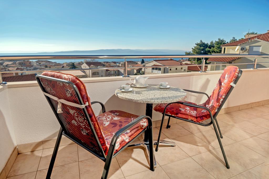 Apartments Vila Adrijana & Fitness Studio Wolf Baska Voda Exterior photo